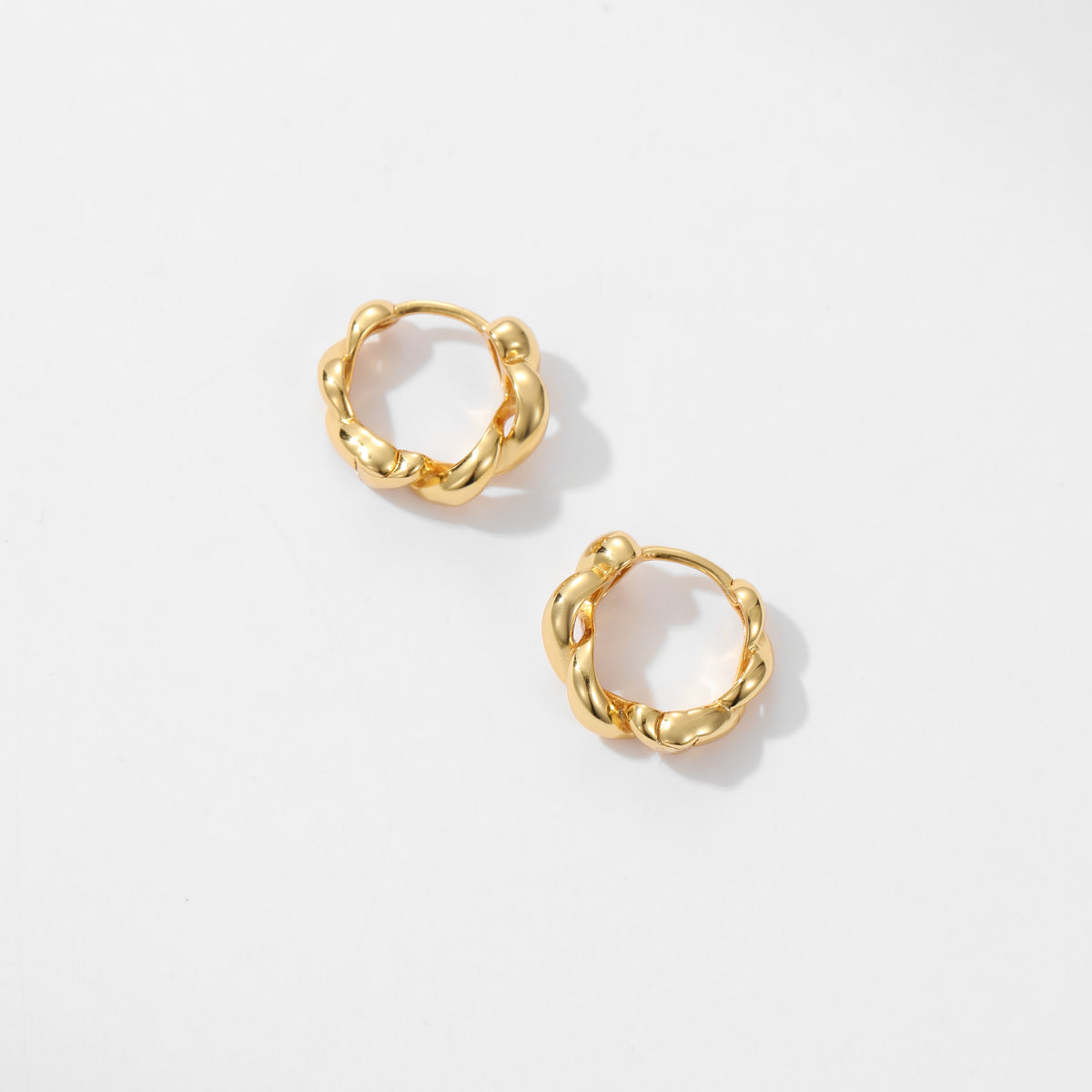 Twisted Hoop Gold