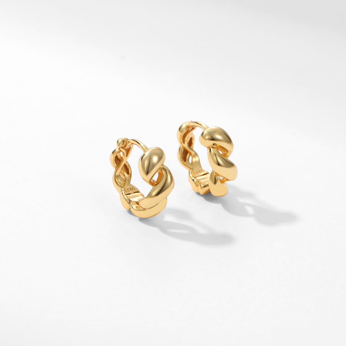 Twisted Hoop Gold